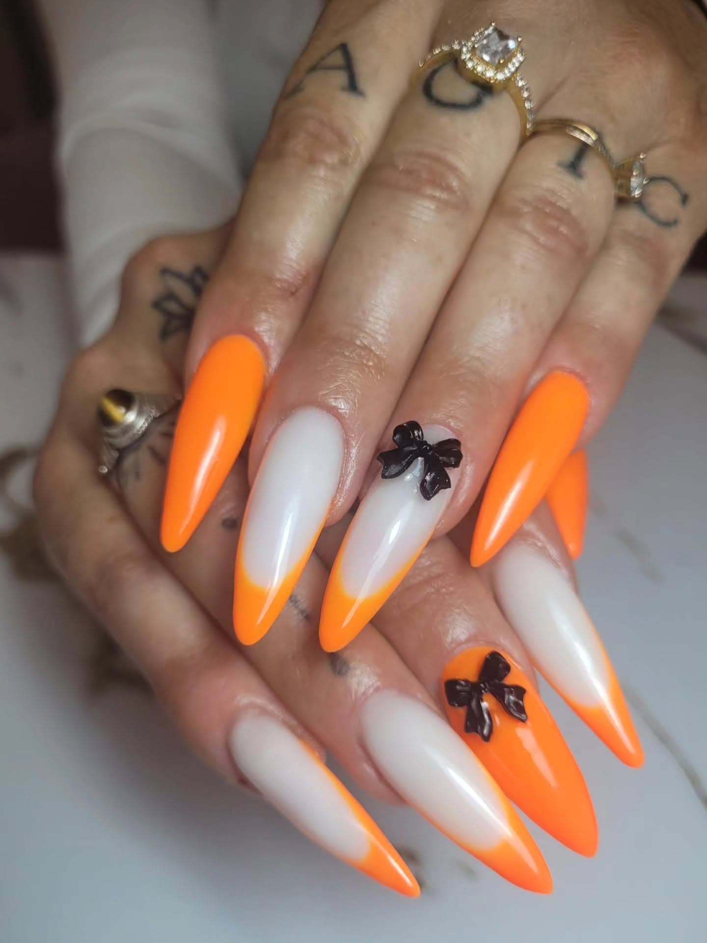 Remplissage gel forme stiletto XXL - French - Bijoux noeud