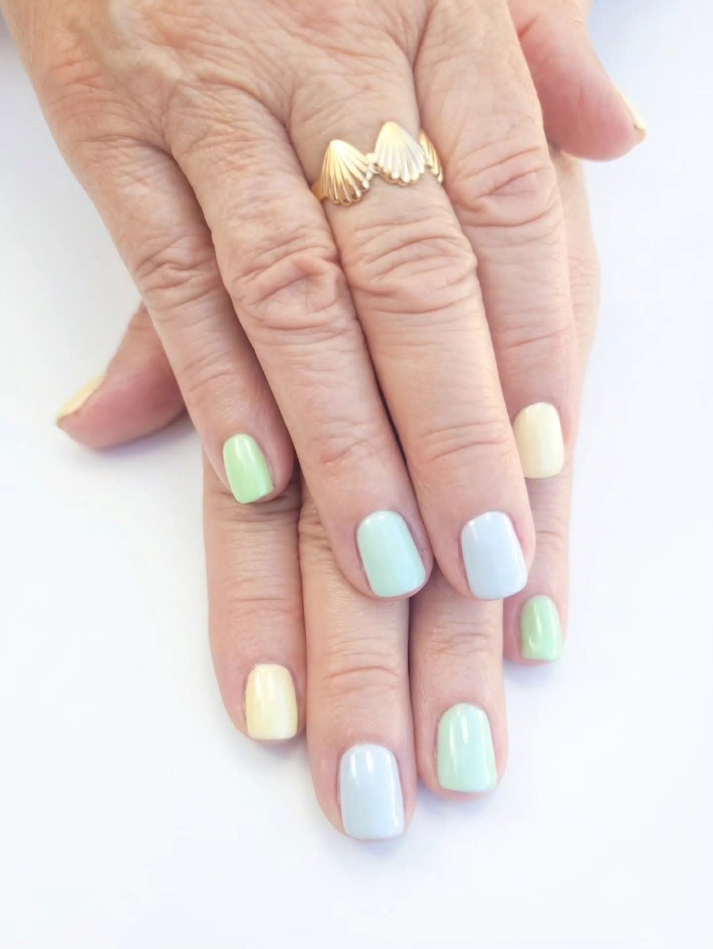 Semi permanent sur ongles naturels camaieu pastel